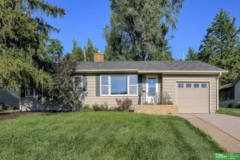 229 S 25th St, Blair, NE 68008