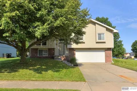 5528 N 129th St, Omaha, NE 68164
