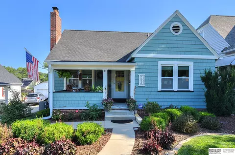 5808 Pierce St, Omaha, NE 68106