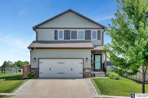 1525 W Lander Dr, Lincoln, NE 68521
