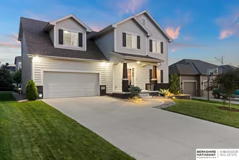 16909 Aurora St, Omaha, NE 68136