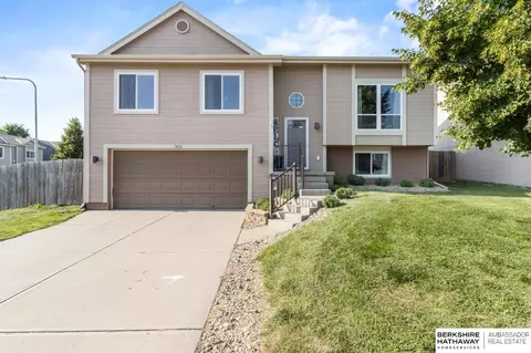 7428 Hanover St, Omaha, NE 68122