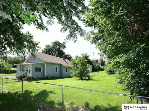 3857 Parker St, Omaha, NE 68111