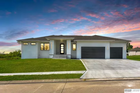13161 Potter St, Omaha, NE 68142
