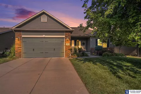 5704 N 151 St, Omaha, NE 68116