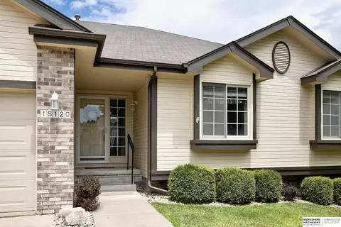 15120 Bedford Ave, Omaha, NE 68116