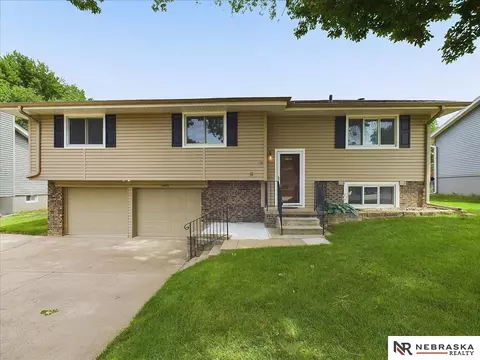 6605 S 137th Cir, Omaha, NE 68137