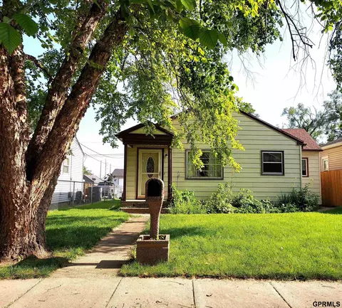 2737 6th Ave, Council Bluffs, IA 51501