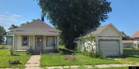 203 W 7 St, Davenport, NE 68335