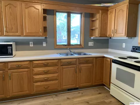 Kitchen - 218 7th St, Uehling, NE 68063 photo 2 of 2