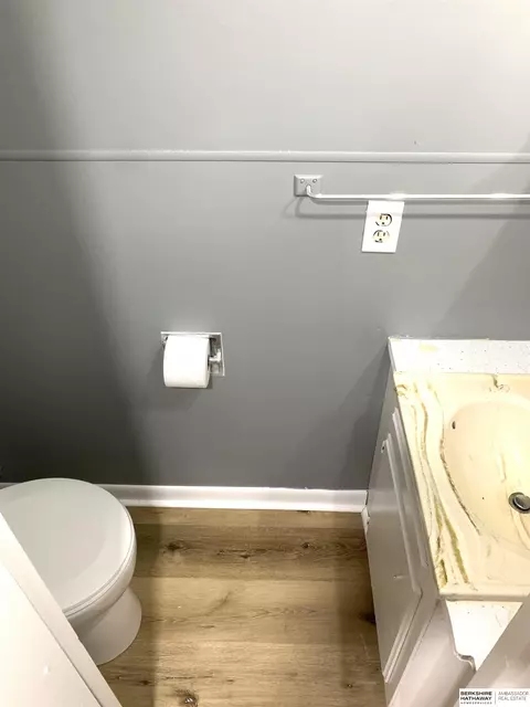 Bath - 218 7th St, Uehling, NE 68063 photo 1 of 3