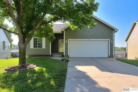7501 N 77th Ave, Omaha, NE 68122