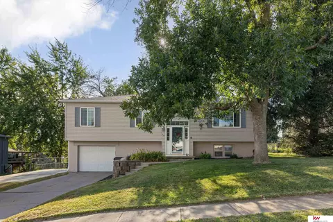 780 N 4th St, Springfield, NE 68059