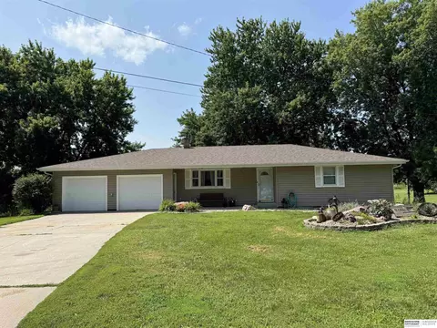 216 N Pine St, Valparaiso, NE 68065