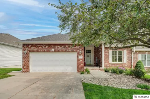 1700 Old Farm Rd, Lincoln, NE 68512