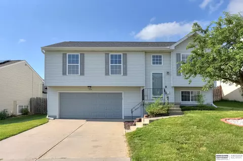 11116 Black St, Omaha, NE 68142