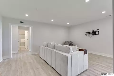 710 N 10th Ave, Springfield, NE 68059 photo 36
