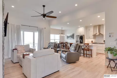 710 N 10th Ave, Springfield, NE 68059 photo 8