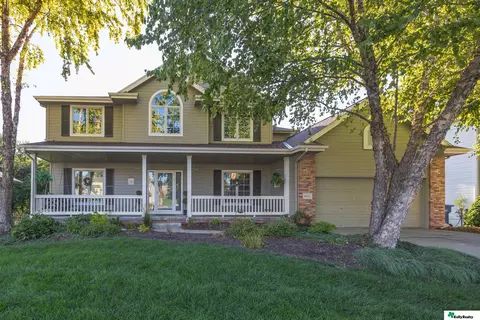 1652 N 174th St, Omaha, NE 68118