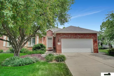 6010 Berkeley Dr, Lincoln, NE 68512