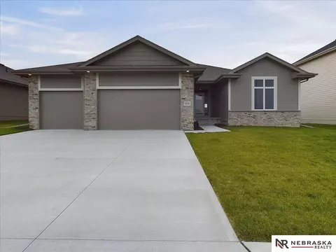 6456 S 208th St, Omaha, NE 68022