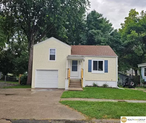 5815 Grant St, Omaha, NE 68104