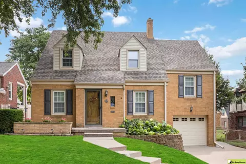 4535 Pine St, Omaha, NE 68106