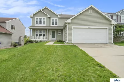 2801 Arrowhead Ln, Bellevue, NE 68123
