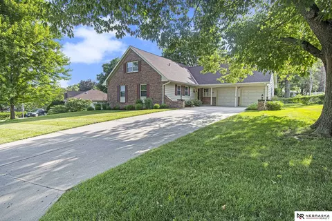 615 S 122nd St, Omaha, NE 68154