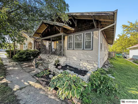2718 Alpha St, Lincoln, NE 68510