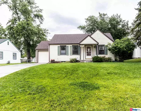 680 S 44th St, Lincoln, NE 68510