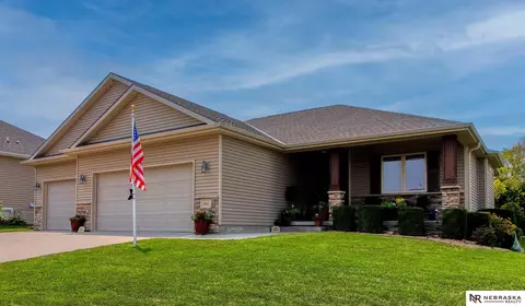 8203 S 62nd St, Lincoln, NE 68516