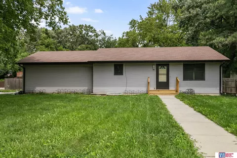 706 Old Cheney Rd, Lincoln, NE 68512