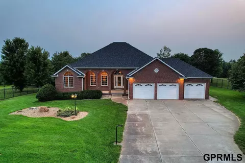 2933 Pheasant Ridge Rd, Lincoln, NE 68532