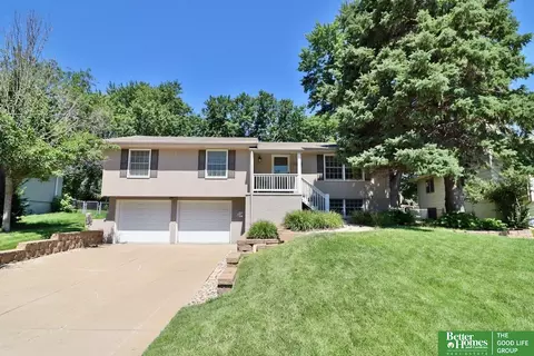 16066 Oak St, Omaha, NE 68130