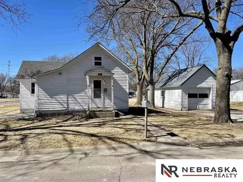 105 Ivy Ave, Crete, NE 68333