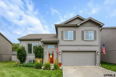 19602 R St, Omaha, NE 68135