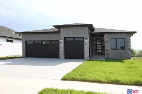1387 S 8th St, Ashland, NE 68003