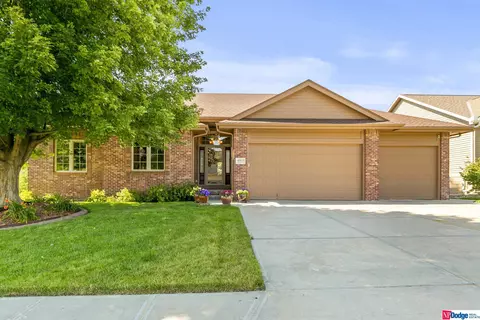 4803 Chennault St, Papillion, NE 68133