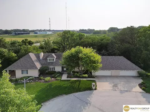 165 S 216th Cir, Omaha, NE 68022