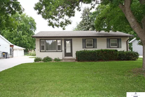 232 E Northern Heights Dr, Seward, NE 68434
