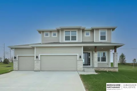 10514 S 113th St, Papillion, NE 68046