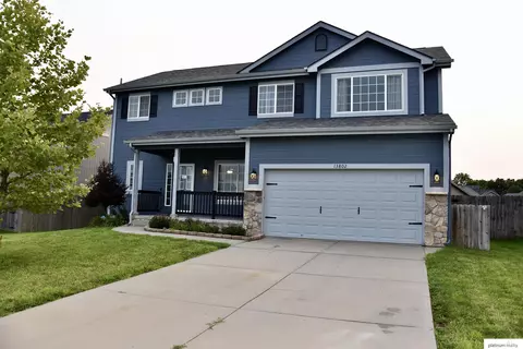 13802 Williamsburg Dr, Bellevue, NE 68123