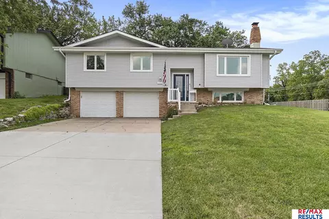 3515 Lynnwood Dr, Bellevue, NE 68123
