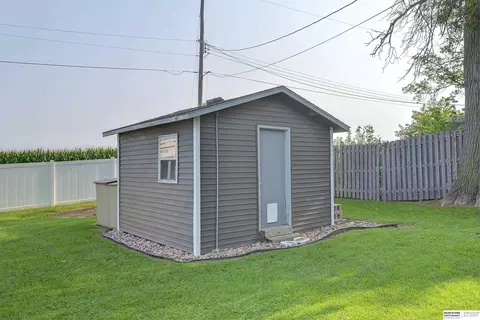 690 Elm St, Springfield, NE 68059 photo 21