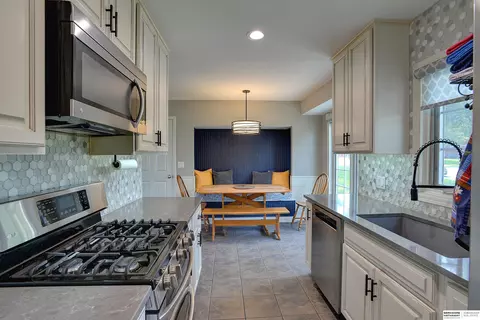690 Elm St, Springfield, NE 68059 photo 5
