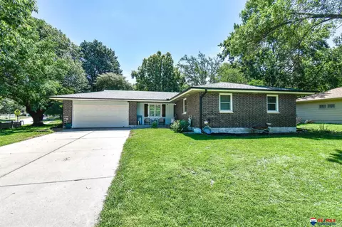 900 Sycamore Dr, Lincoln, NE 68510