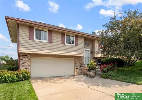 1204 Sunshine Blvd, Bellevue, NE 68123