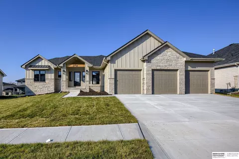 2714 N 182nd St, Elkhorn, NE 68022