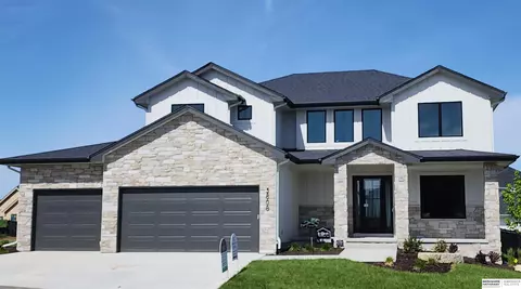 21008 E St, Elkhorn, NE 68022